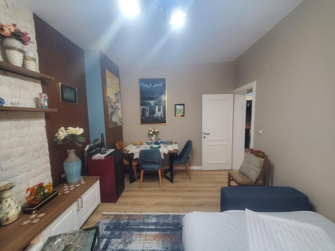Apartamenti8 Korca Esterno foto