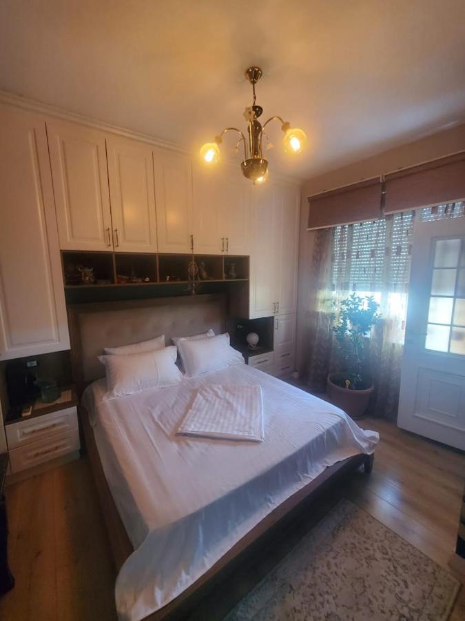 Apartamenti8 Korca Esterno foto